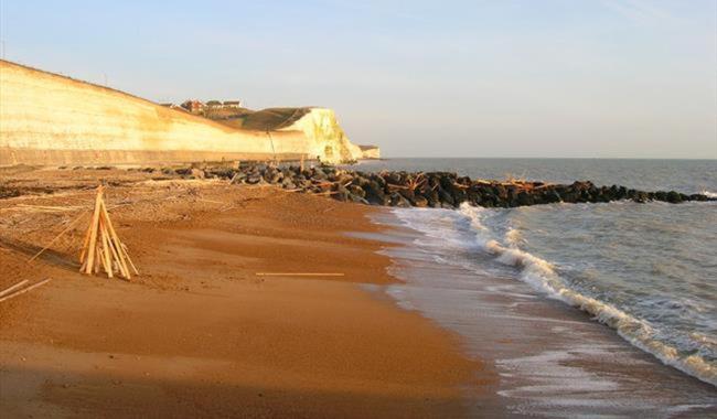 Beach, Hills, Food, Scenic Walks-The Kelp House. Peacehaven ภายนอก รูปภาพ